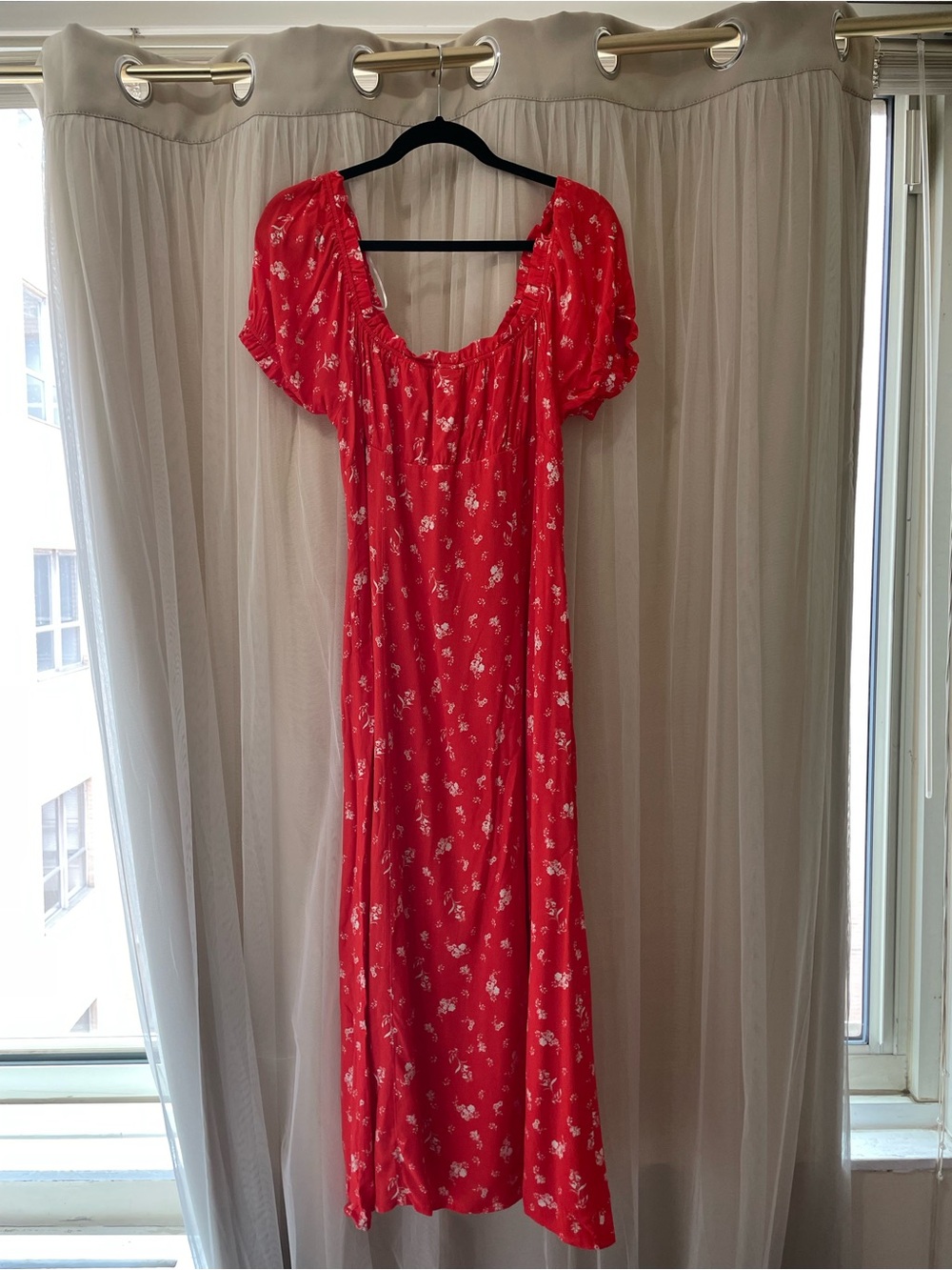 H&M Red Floral Smocked-Neck Puff Sleeve Dress - Picture 3 of 5
